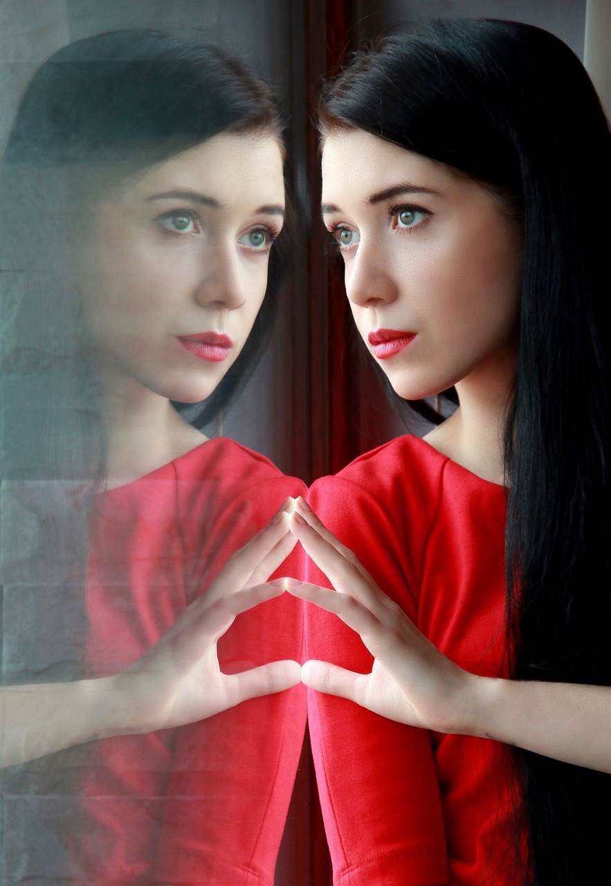woman-3913086_1280